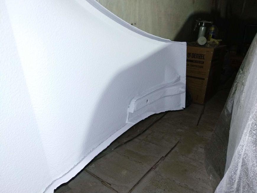 Fender primed and coated with anticorrosive - inside view from below