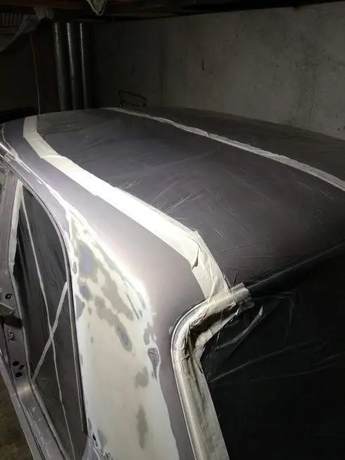 View of the roof of the door with stretched film