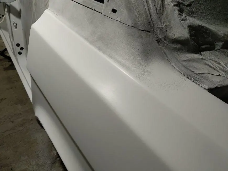 View of the rib of the rear wing after grinding