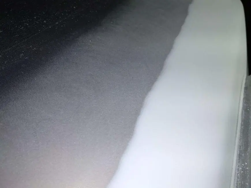 Roughly sanded surface of the transition boundary on the roof