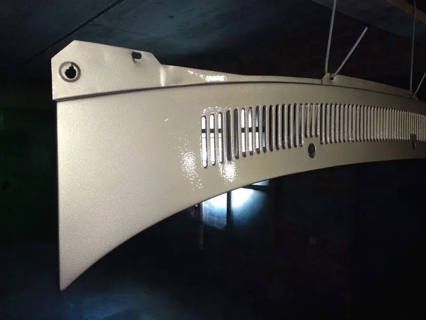 Wiper panel with lacquer - outside top view
