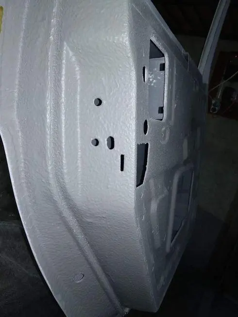 View of the rear end of the rear door