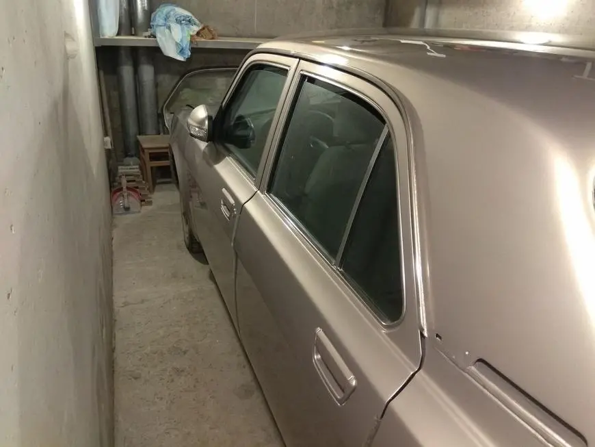 General view of the car