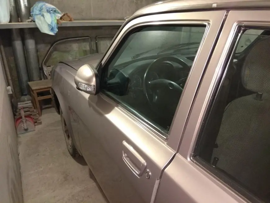 General view of the car