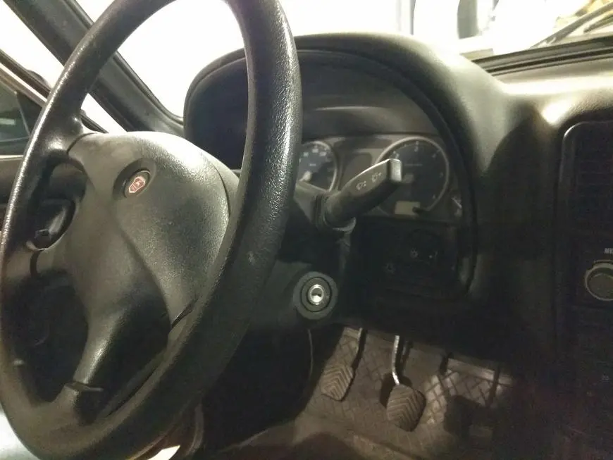General view of the car