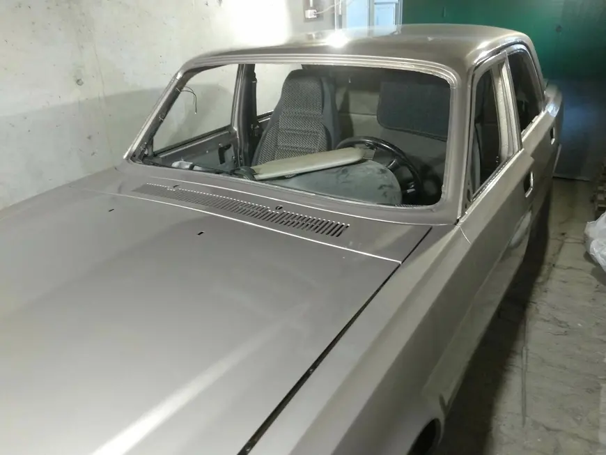 The result of painting the car body Volga