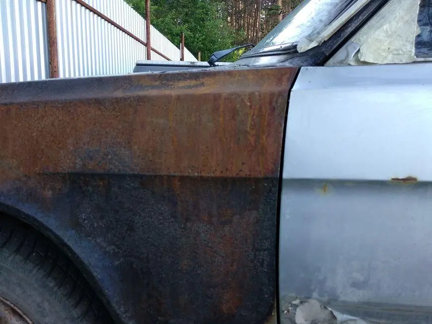 Left front fender rear