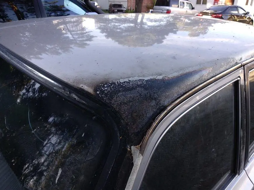 Left front roof corner