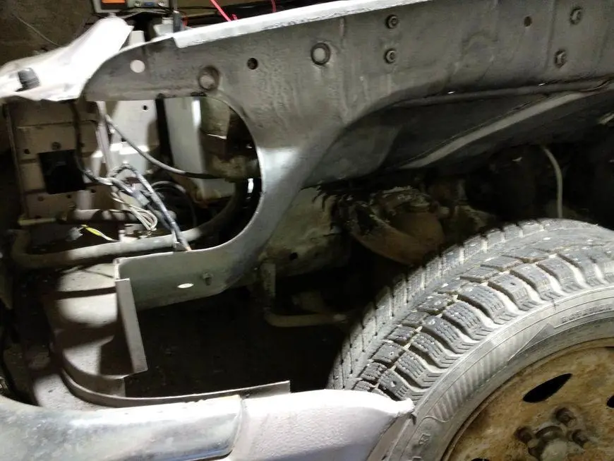 Mudguard front treated with rust converter once