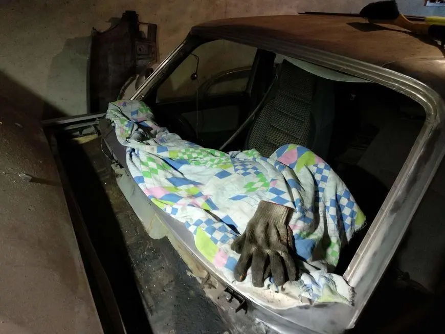 Opening with windshield removed